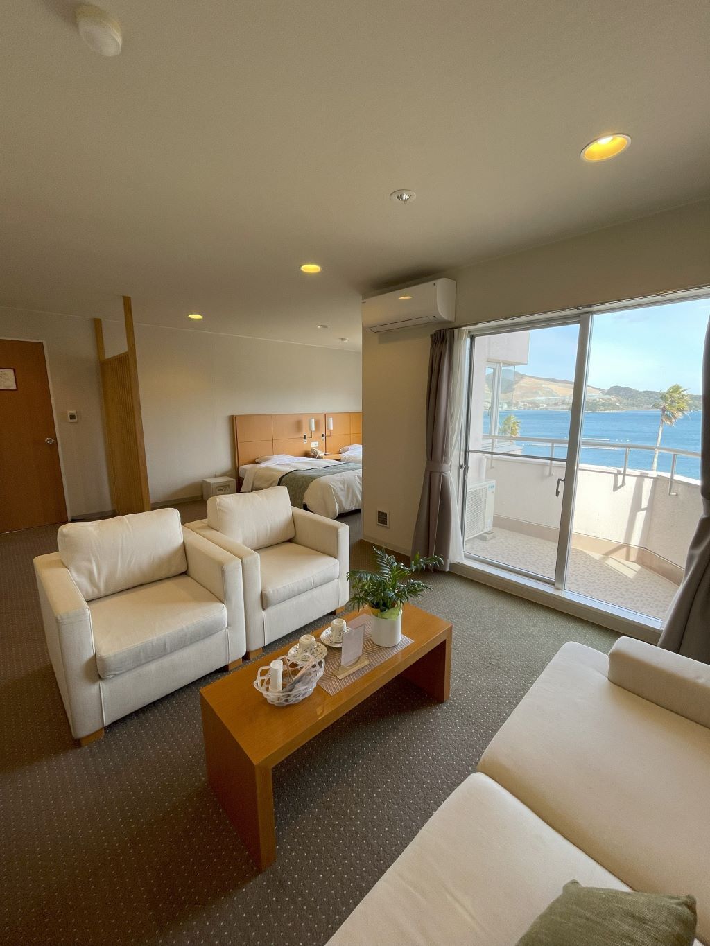 デラックス スタジオスイート | セーフティボックス (室内)、客室ごとに異なる装飾、客室ごとに異なるインテリア、デスク