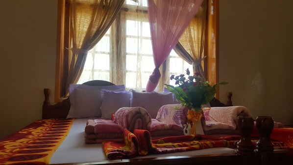 Family Twin Room | Free minibar items, in-room safe, desk, blackout drapes - Bel View Guest House (Haputhale)