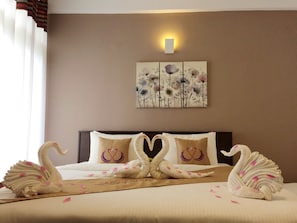 1 habitación, ropa de cama de alta calidad, escritorio y insonorización 