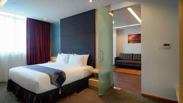 Premium bedding, in-room safe, desk, soundproofing