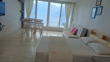 Wifi gratis y ropa de cama