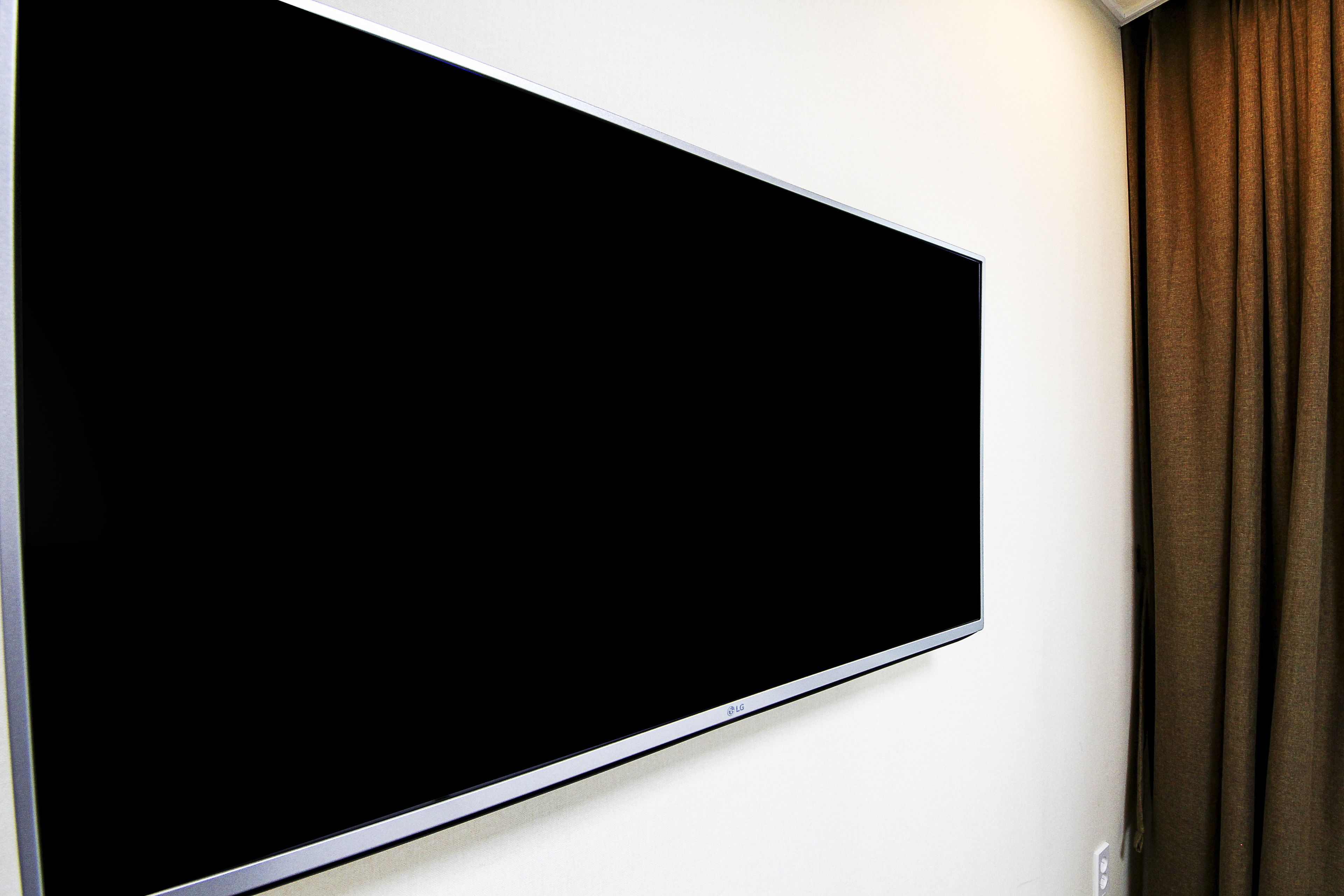 family room, ocean view | blackout curtains, soundproofing, free wifi