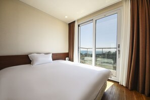 Cortinas blackout, sistema de insonorización y wifi gratis 