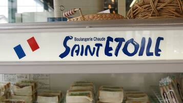 Desayuno continental todos los días (con cargo)