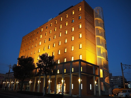 Front of property - evening/night