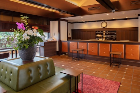 Lobby. Shin Iizuka Station Hotel