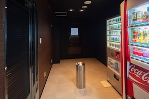 Vending machine - Shin Iizuka Station Hotel (Iizuka)