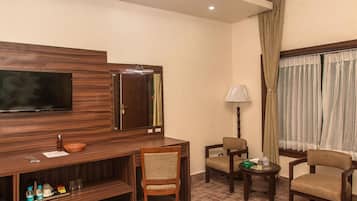 Standard Room | In-room safe, desk, iron/ironing board, free WiFi