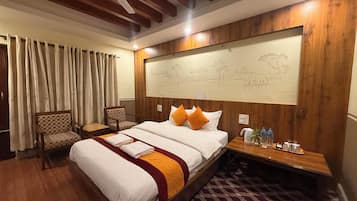 Deluxe Room | In-room safe, desk, iron/ironing board, free WiFi