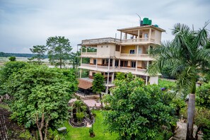 Exterior detail - Hotel Riverside (Sauraha)