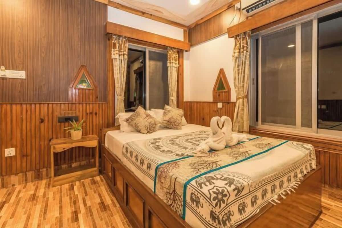 Kaliteli yatak takımı, odada kasa, ses yalıtımı