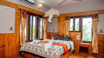 Standard Double or Twin Room, Multiple Beds, Garden View, Garden Area | Premium bedding, in-room safe, soundproofing, free WiFi