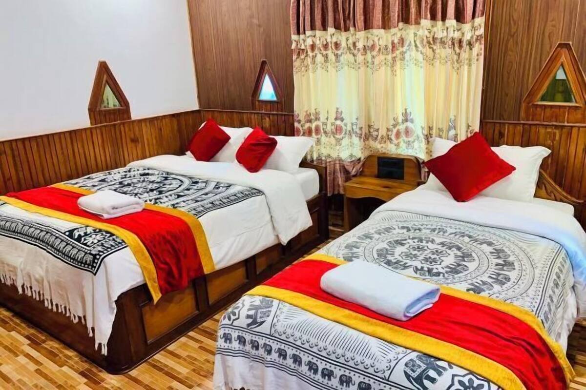 Premium bedding, in-room safe, soundproofing, free WiFi