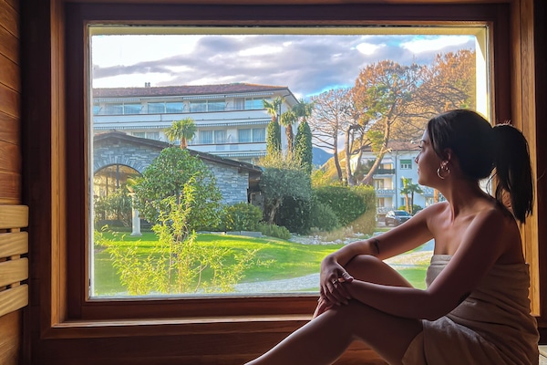 Sauna, hot tub, steam room, Turkish bath, body treatments