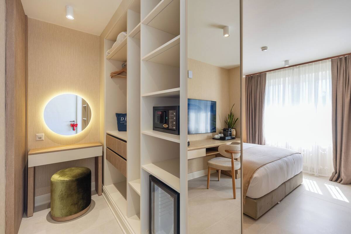 Habitación clásica con 1 cama matrimonial o 2 individuales, Terraza, vista al resort | 1 habitación, sábanas italianas Frette y ropa de cama de alta calidad 