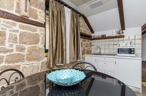 Studio (A5) | Private kitchen | Fridge, coffee/tea maker, electric kettle