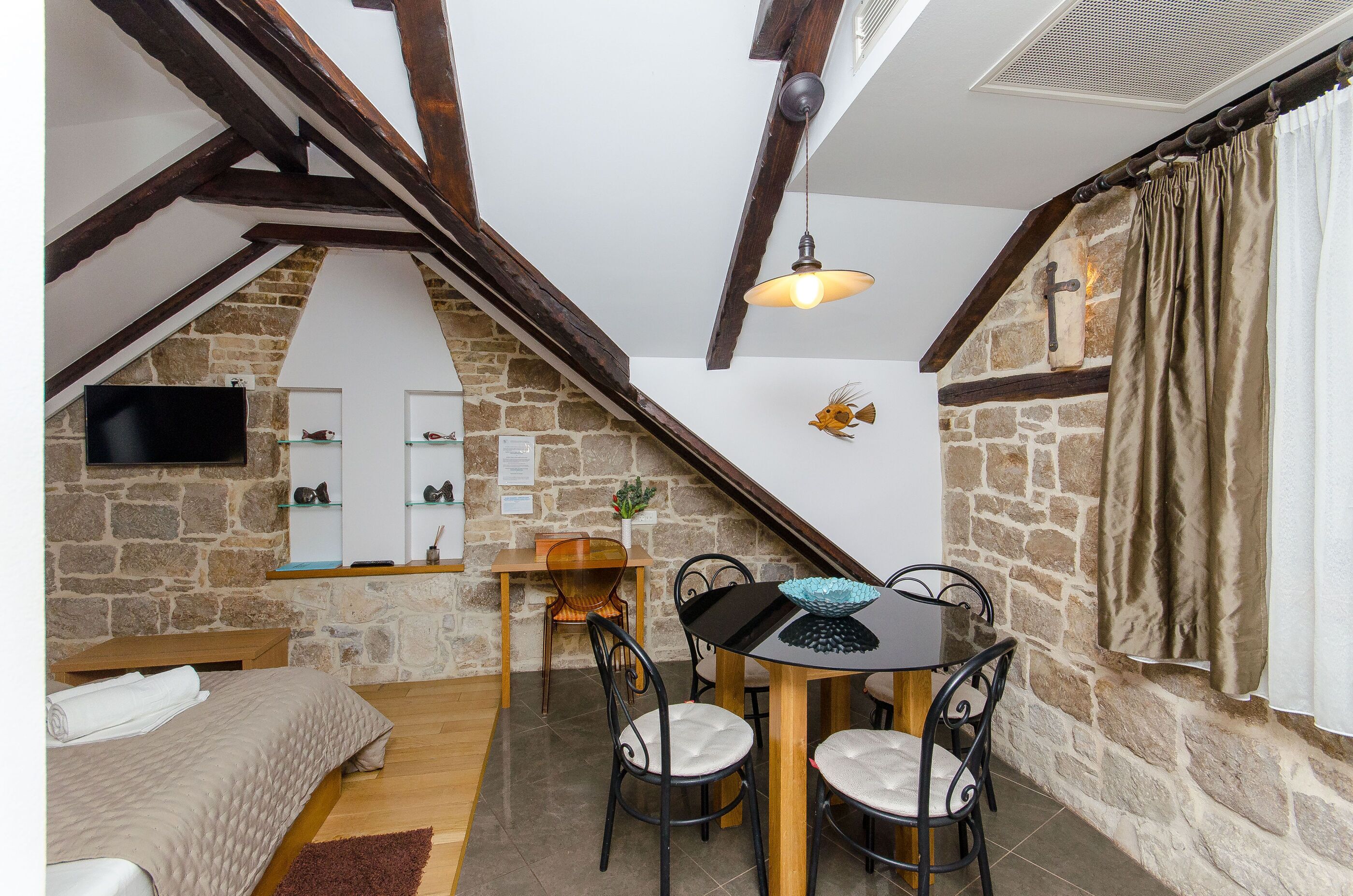 Studio (A5) | In-room safe, desk, soundproofing, free cribs/infant beds