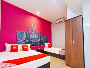 Standardværelse til 3 personer | Skrivebord, strygejern/strygebræt, gratis Wi-Fi, sengetøj