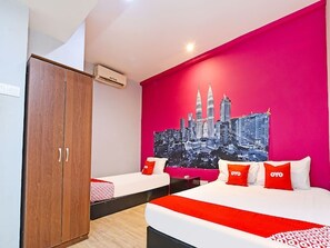 A hotel room with a large bed, two smaller beds, a wardrobe, and a cityscape mural on the wall. - Hotel O Elwarda Klcity (Kuala Lumpur)