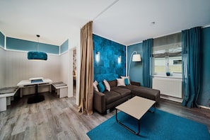 Exclusive-Apartment, 2 Schlafzimmer, Nichtraucher, 2nd Floor or Attic (Final Cleaning Fee +65 EUR) | Wohnbereich