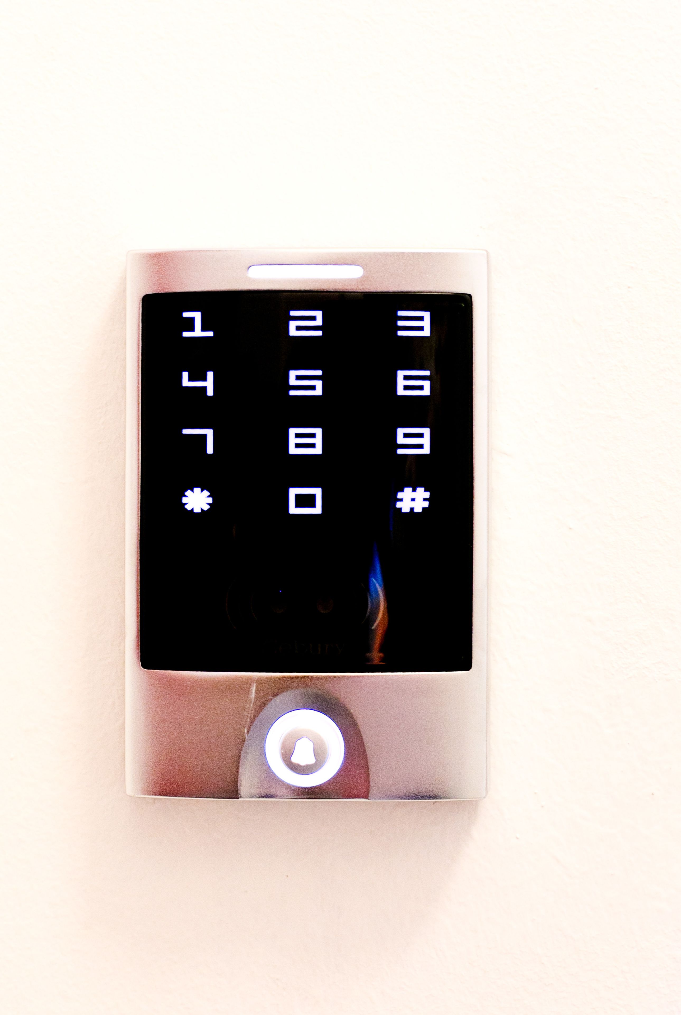 Un clavier doté de chiffres et de symboles permettant de saisir un code.