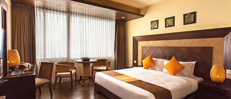 1 habitación, minibar, escritorio y tabla de planchar con plancha