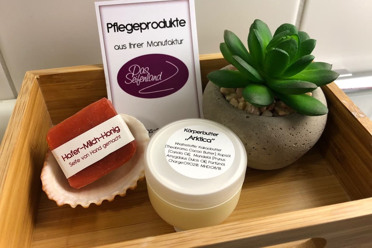 comfort double room single use | bathroom amenities | shower, free toiletries, hair dryer, towels