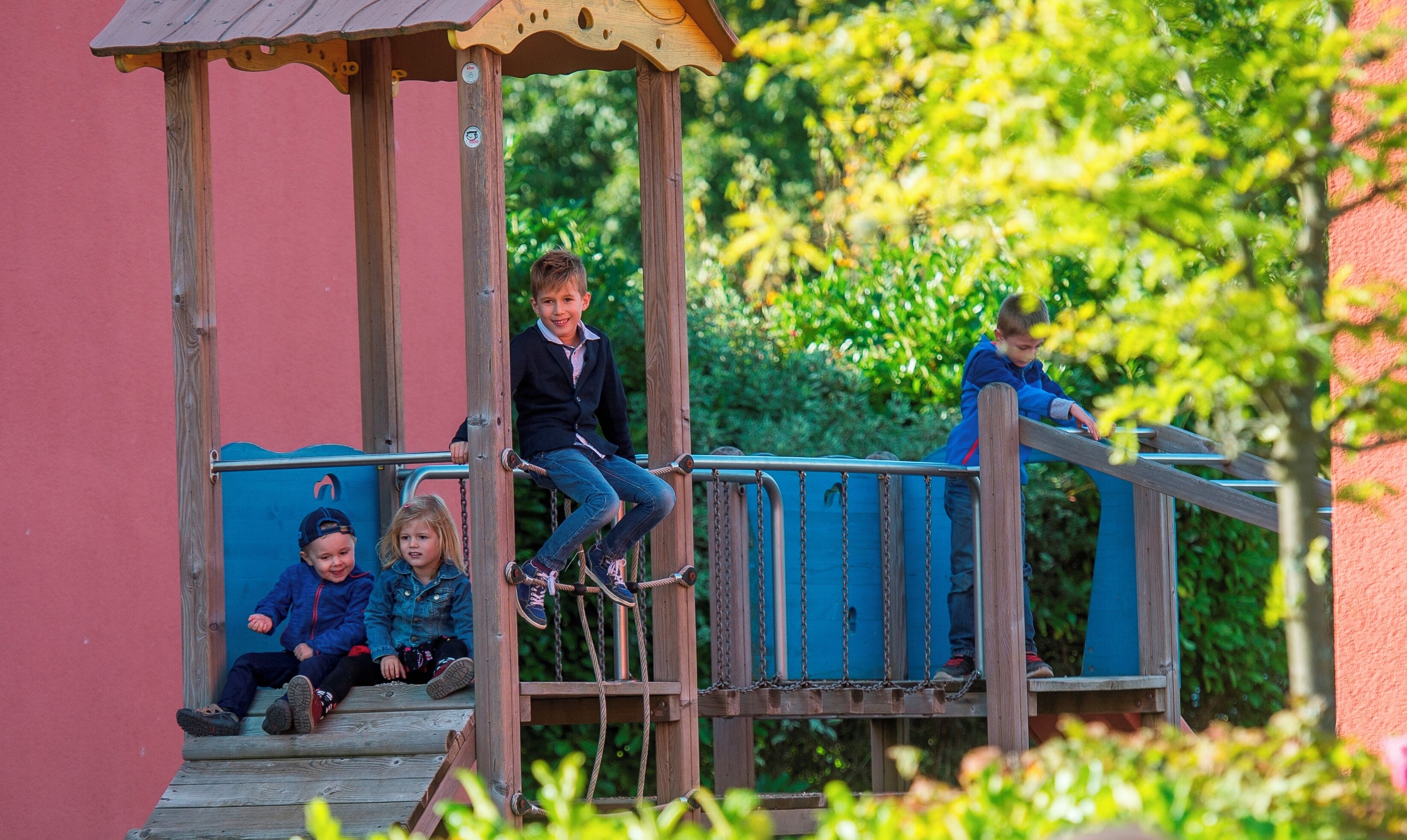 Zona de juegos infantil al aire libre