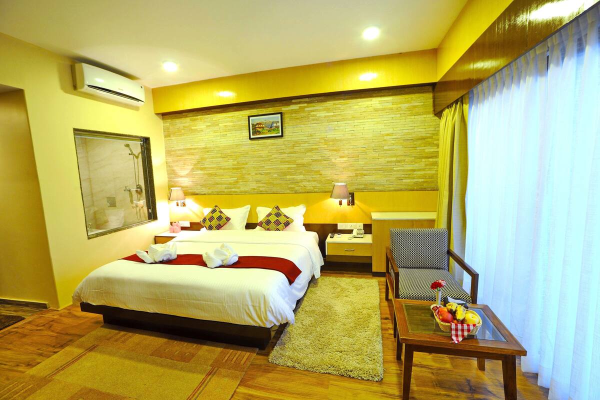 Deluxe Twin Room | Premium bedding, minibar, desk, soundproofing
