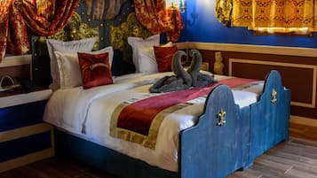 Suite Luxe, 2 chambres, terrasse, vue piscine | Literie de qualité supérieure, chambres insonorisées