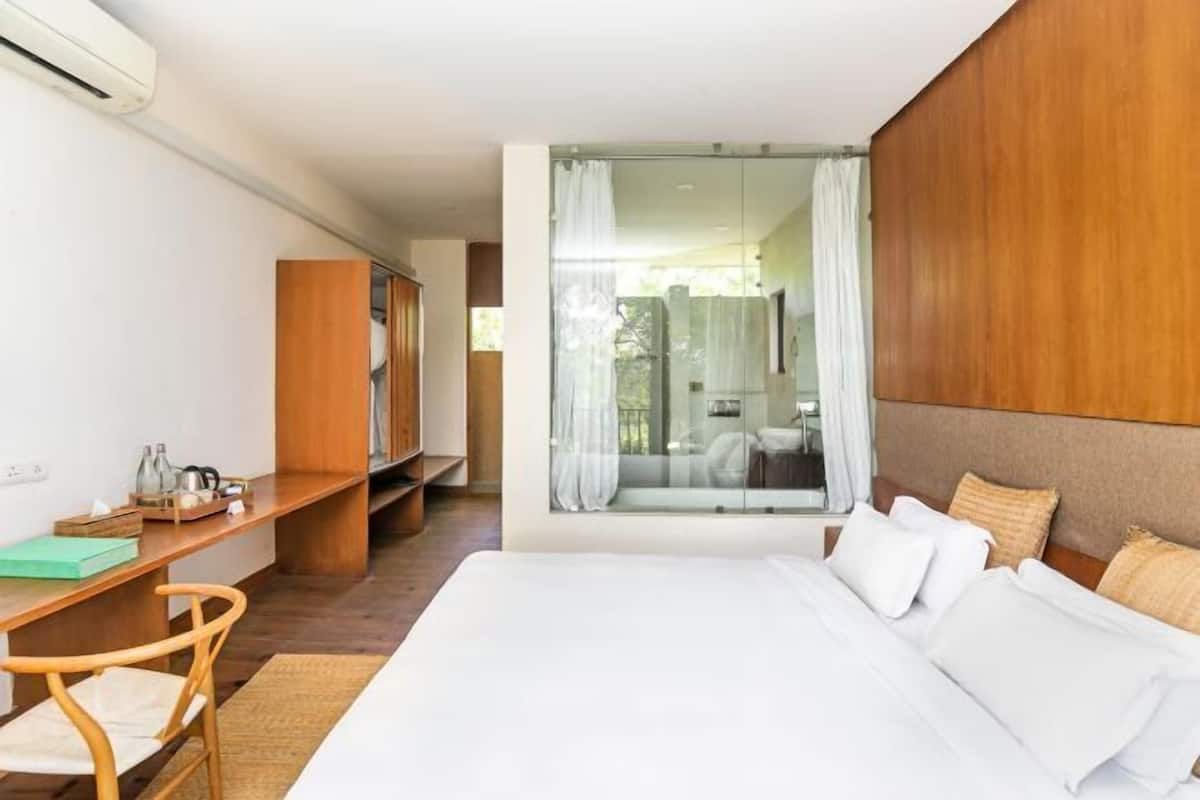 1 bedroom, premium bedding, minibar, in-room safe