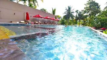Piscine extérieure