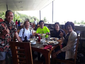 Family dining - Ballena Regency (Mirissa)