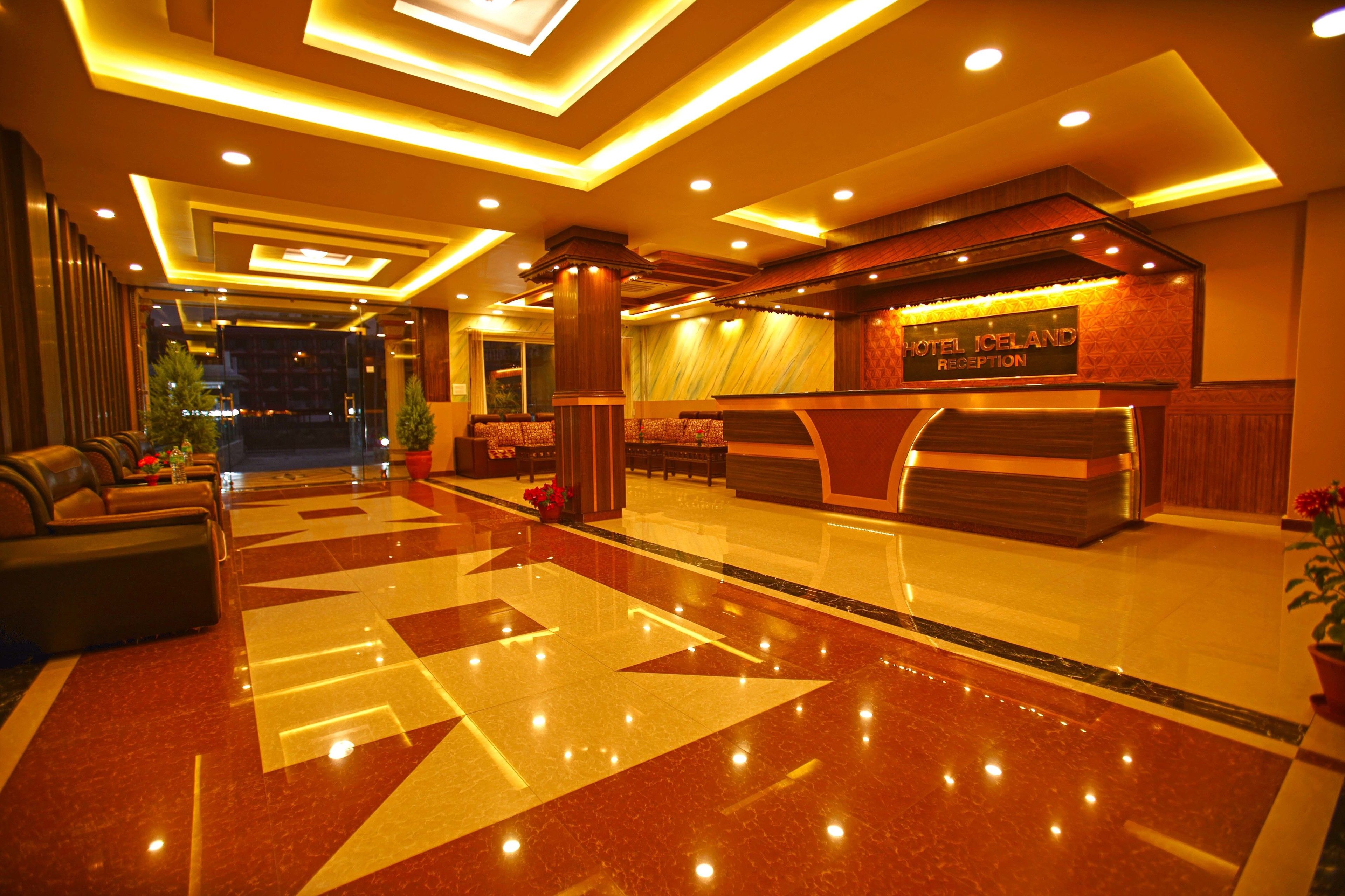 Lobby lounge