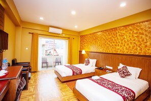 デラックス ツインルーム シングルベッド 2 台 | ミニバー、セーフティボックス (室内)、デスク、遮光カーテン