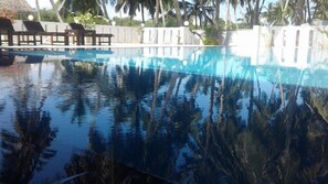 Outdoor pool - Nirvana Beach Boutique Hotel (Rekawa)