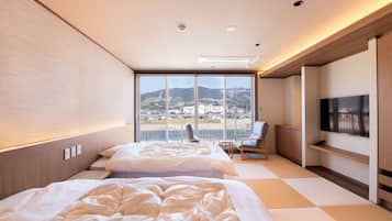 Double or Twin Room, Non Smoking, River View | Bed sheets