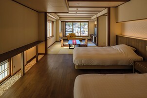 ミニバー、セーフティボックス (室内)、デスク、有線インターネットアクセス (無料)