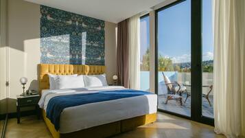 Museum Suite with terrace | Frigobar, cofres nos quartos, escrivaninha, quartos à prova de som