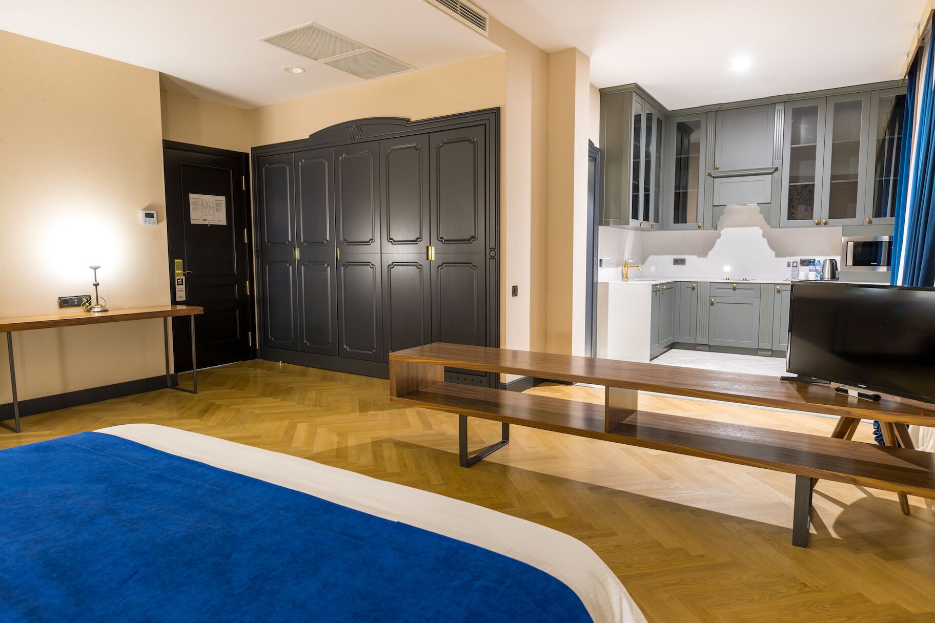 museum suite with terrace | minibar, in-room safe, desk, soundproofing