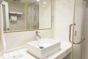 Bathroom sink - Sanya Huabaoshi Hotel (Sanya)