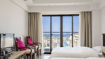 Deluxe Suite, Sea View | In-room safe, desk, free WiFi