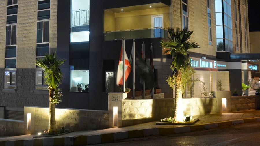 Tilal Almadina Hotel & Suites