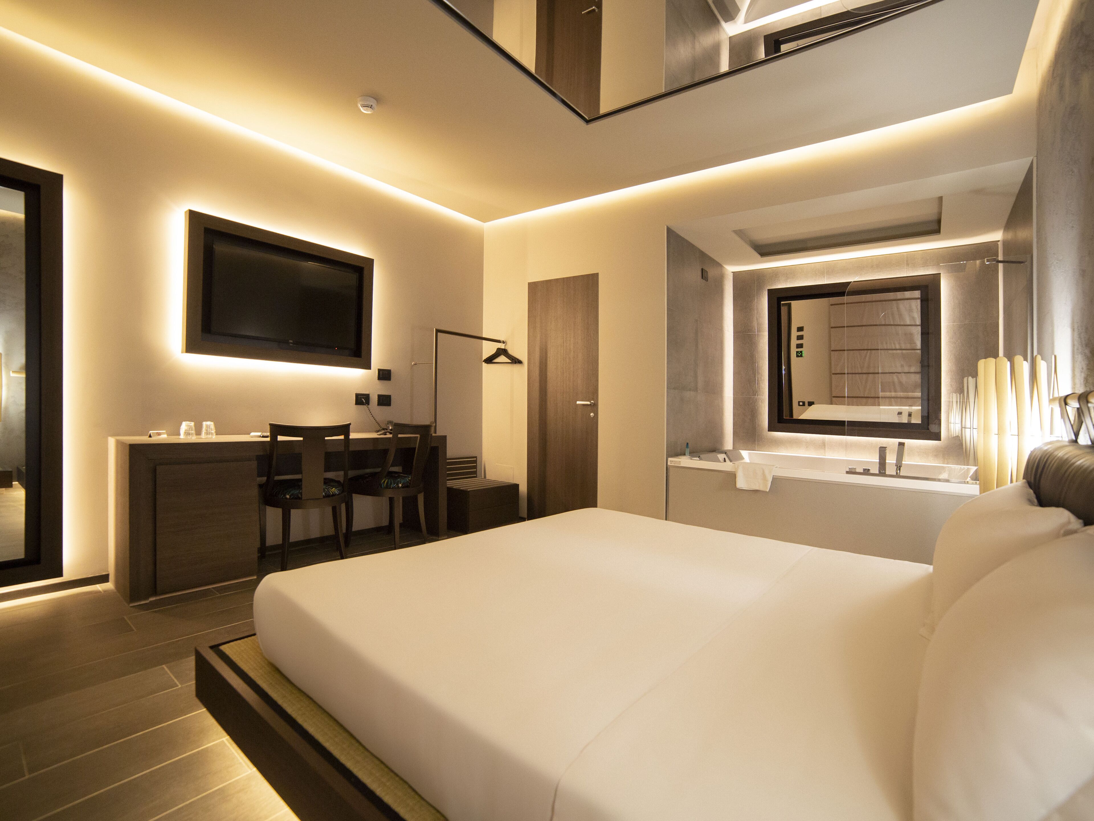 舒适双人房, 热水浴缸 (Elegance) | 迷你吧、客房内保险箱、办公桌、遮光窗帘