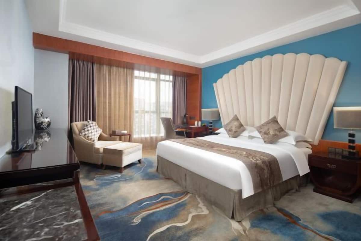 In-room safe, desk, blackout drapes, iron/ironing board