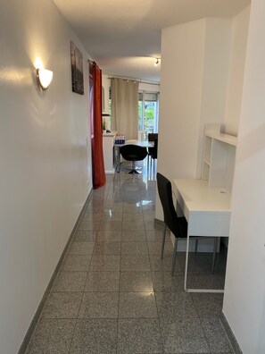 Grand Apartment, 2 Bedrooms | Television - KN KAHTAN BOARDING HOUSE (Munich)