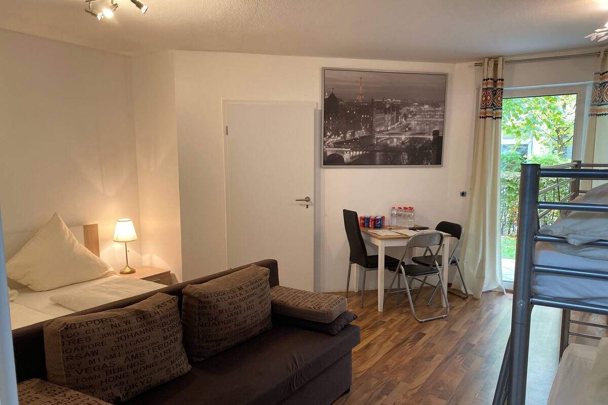 Basic Apartment, 1 Bedroom | In-room dining
