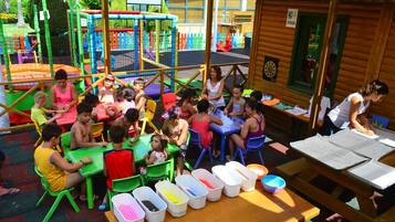 Area giochi per bambini (al coperto)