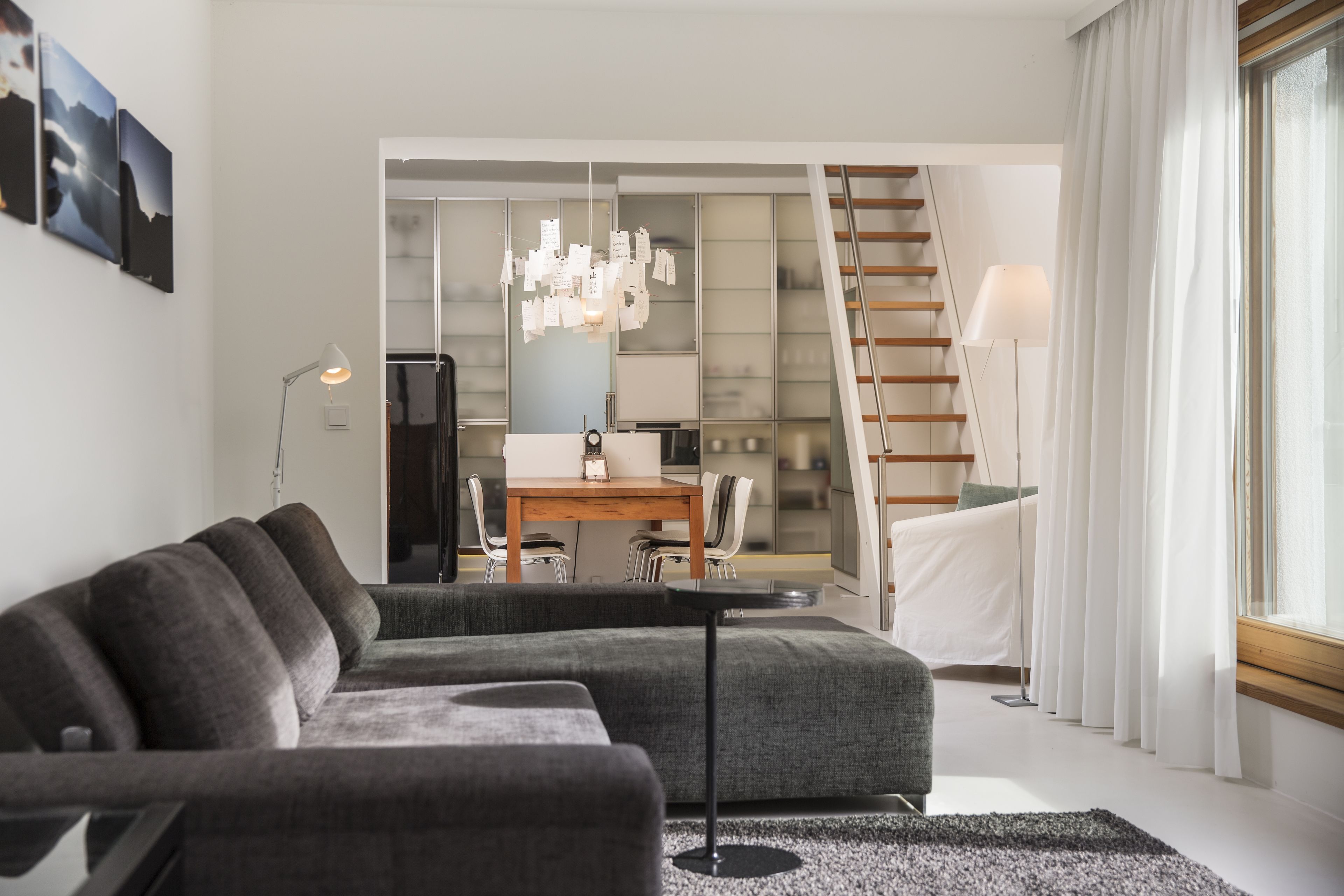 Panoramic-Penthouse, Whirlpool, Seeblick | Wohnbereich | Flachbildfernseher