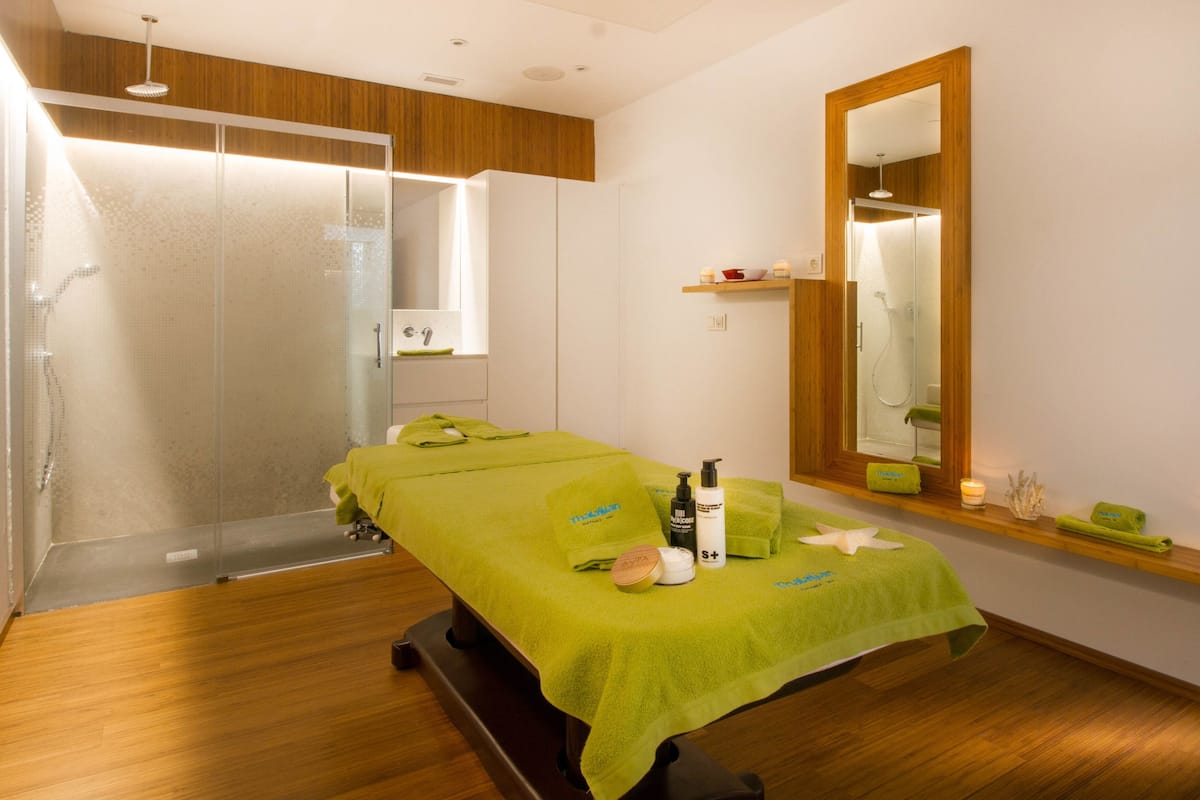 sauna, body treatments, body wraps, body scrubs, facials